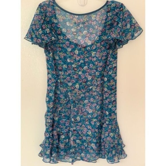 Charlotte Russe Blue Flowered Tunic Top with Sequins - Picture 4 of 4